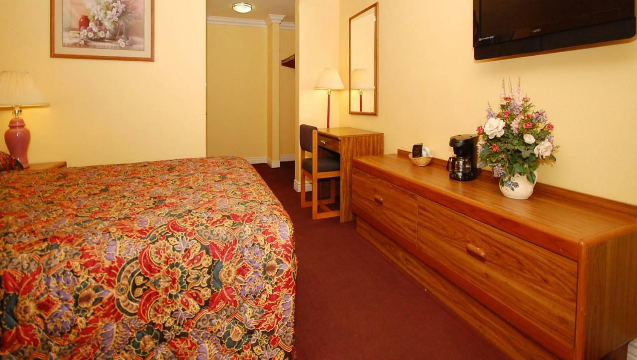 Magnuson Motel 3*