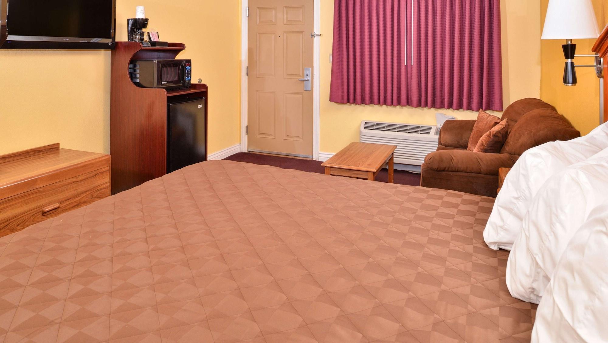 Magnuson Motel 3*